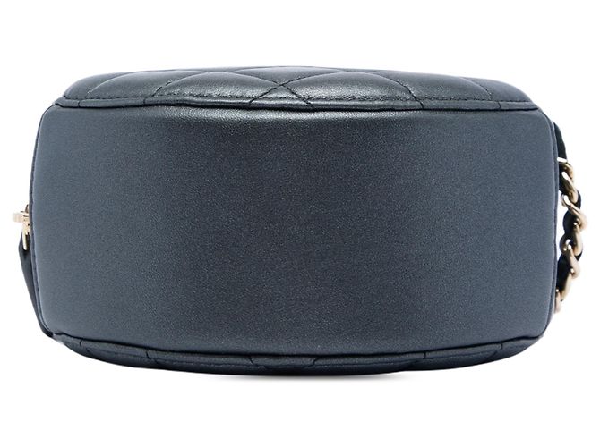 Chanel Black CC gesteppte irisierende Lammhaut Perlen Rund Clutch mit Kette Schwarz - Ansicht 3