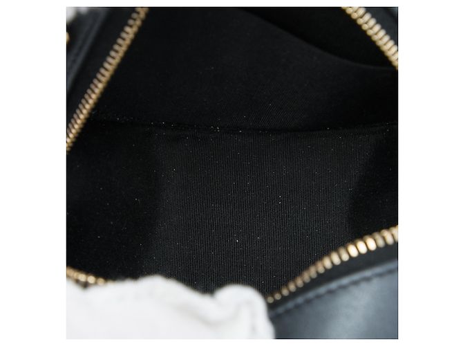 Chanel Black CC gesteppte irisierende Lammhaut Perlen Rund Clutch mit Kette Schwarz - Ansicht 4