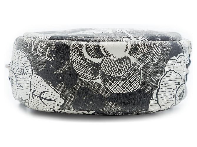 Chanel Black CC Rund Clutch aus Kalbsleder mit Blumenmuster und Kette Schwarz - Ansicht 3
