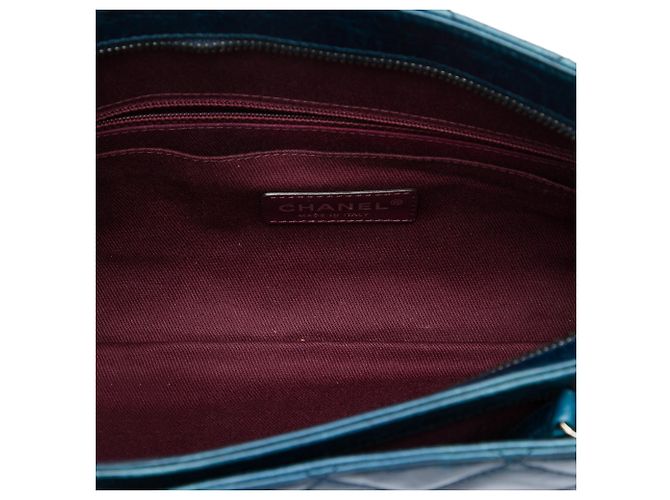 Clutch Chanel Blue Quilted Glazed Calfskin Coco Pleats Chain - vista 4