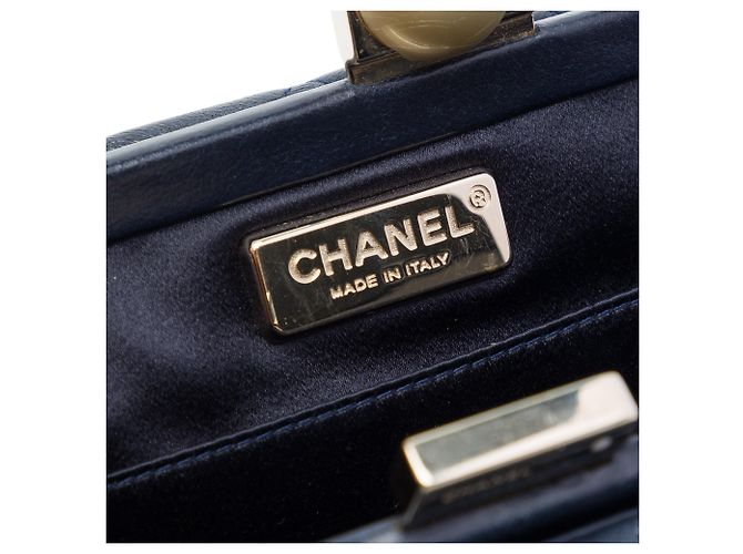 Clutch Baguette Chanel Blue CC in agnello trapuntato con perle Blu navy - vista 5