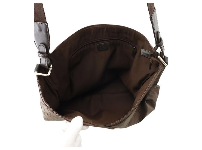 Borsa a tracolla Gucci in nylon marrone - vista 5