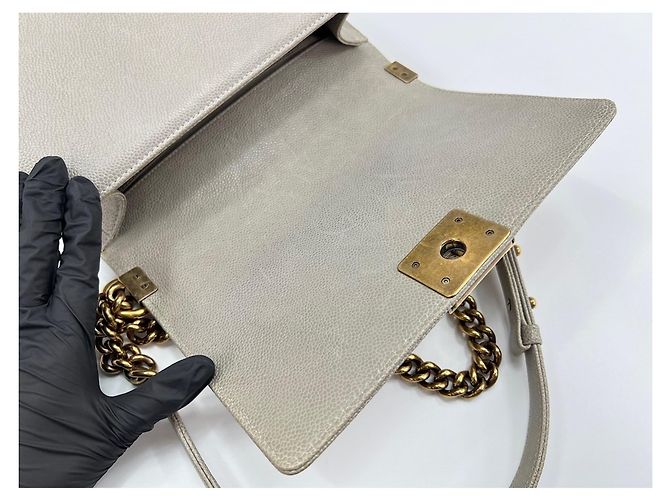 Chanel Boy Schultertasche in Grau Braun - Ansicht 12