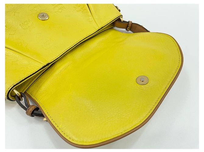 MCM Schultertasche aus gelbem Leder - Ansicht 11