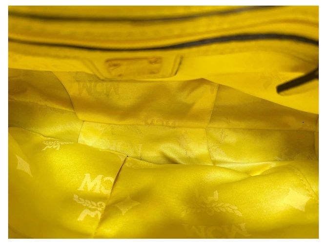 MCM Schultertasche aus gelbem Leder - Ansicht 12