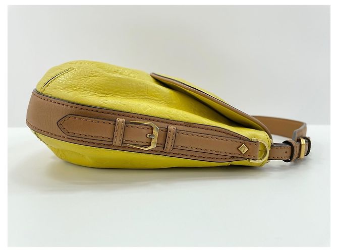 MCM Schultertasche aus gelbem Leder - Ansicht 4