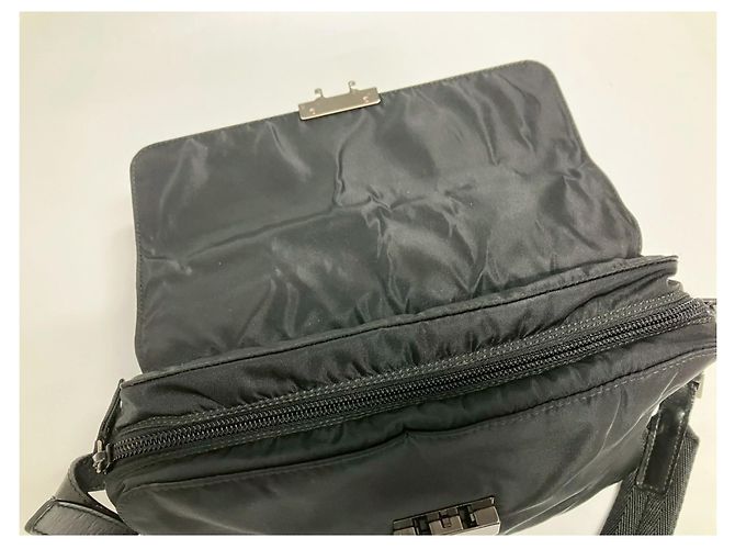 Borsa a tracolla in nylon nero Prada - vista 12