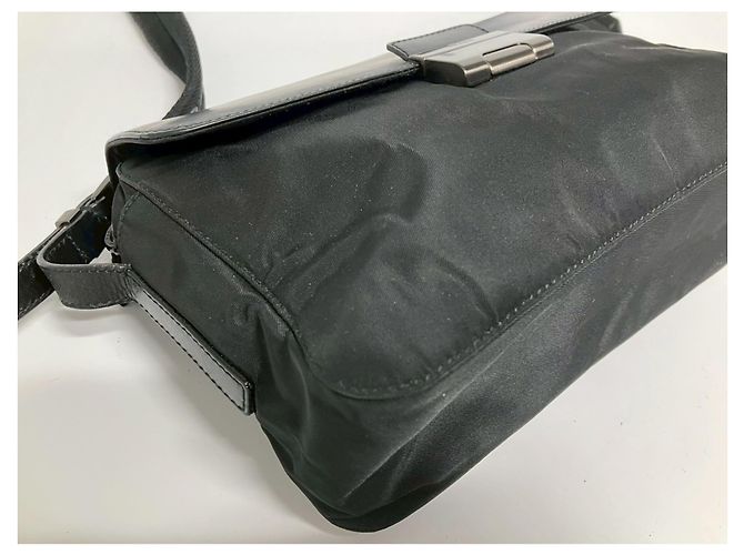 Borsa a tracolla in nylon nero Prada - vista 6