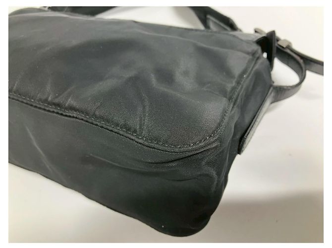 Borsa a tracolla in nylon nero Prada - vista 9
