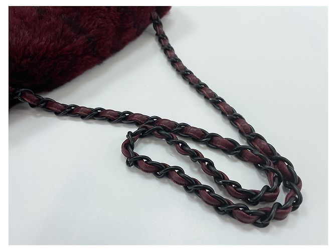 Borsa a tracolla Chanel in pelliccia rossa Rosso - vista 7