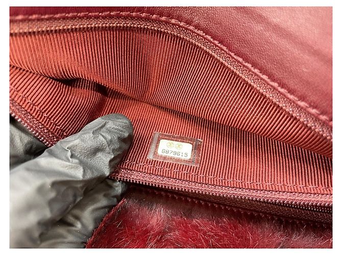 Borsa a tracolla Chanel in pelliccia rossa Rosso - vista 8