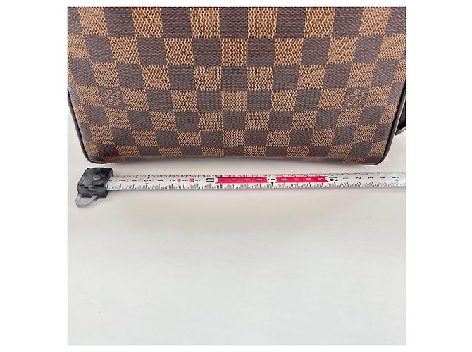Borsa a tracolla Louis Vuitton District PM Marrone - vista 4