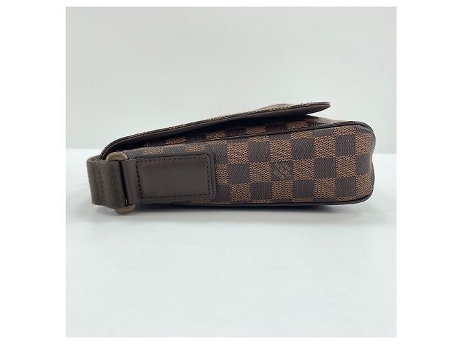 Borsa a tracolla Louis Vuitton District PM Marrone - vista 5