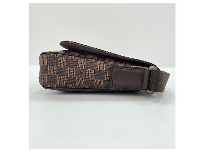 Borsa a tracolla Louis Vuitton District PM Marrone - vista 6