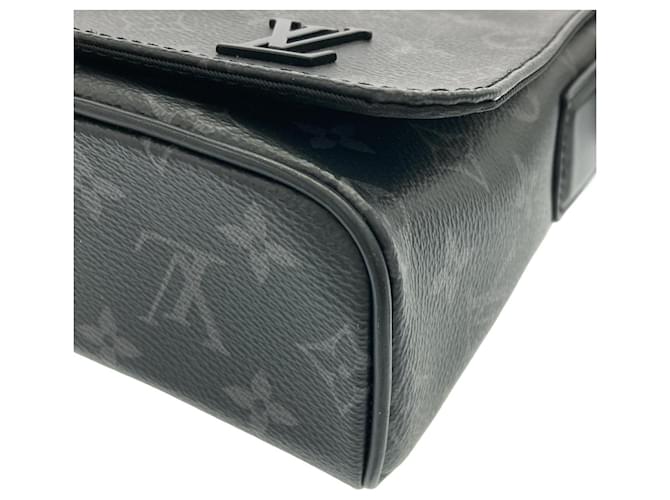 Borsa a tracolla Louis Vuitton Monogram Eclipse Nero - vista 3
