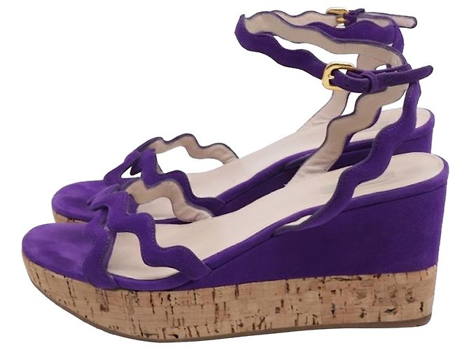 Sandales à compensées Prada avec accent de bride ondulée en daim violet - vue 4
