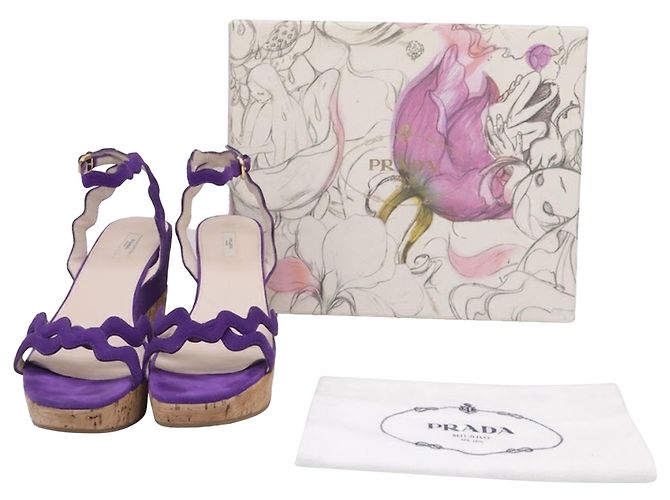 Sandales à compensées Prada avec accent de bride ondulée en daim violet - vue 6