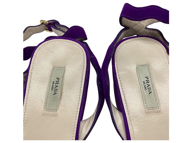 Sandales à compensées Prada avec accent de bride ondulée en daim violet - vue 7