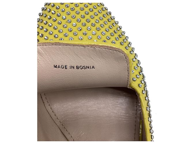 Bailarinas Miu Miu en charol amarillo con adornos de cristal - vista 10