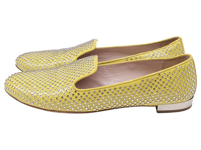 Bailarinas Miu Miu en charol amarillo con adornos de cristal - vista 4