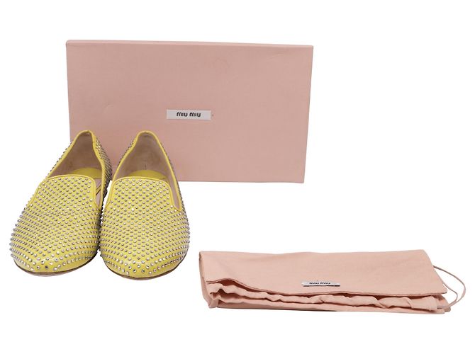Bailarinas Miu Miu en charol amarillo con adornos de cristal - vista 6
