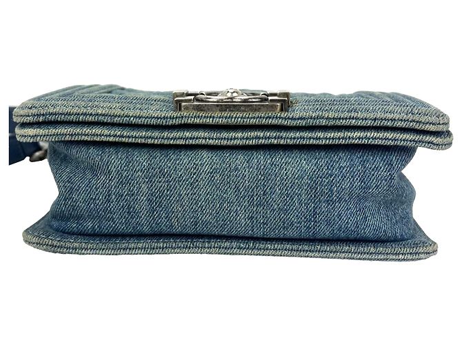 Le Boy Chanel Boy Flap Small Quilted Denim Azul - vista 4