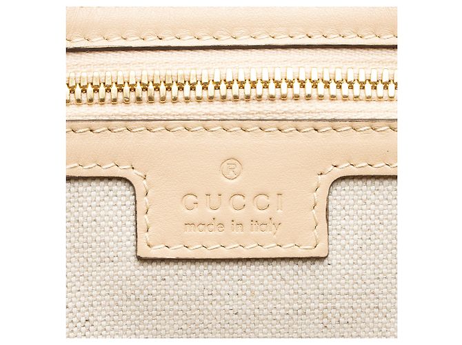 Gucci Borsa Duffle Jumbo GG Matelasse in pelle media Marrone Beige - vista 8