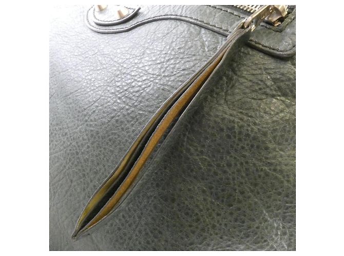 Borsa a tracolla The Day Lamb Shoulder Bag Balenciaga Verde - vista 7