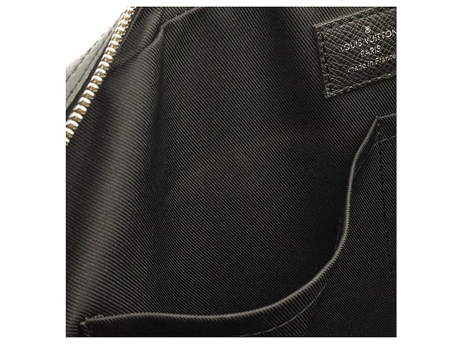 Borsa Business Louis Vuitton Taiga Nero - vista 9
