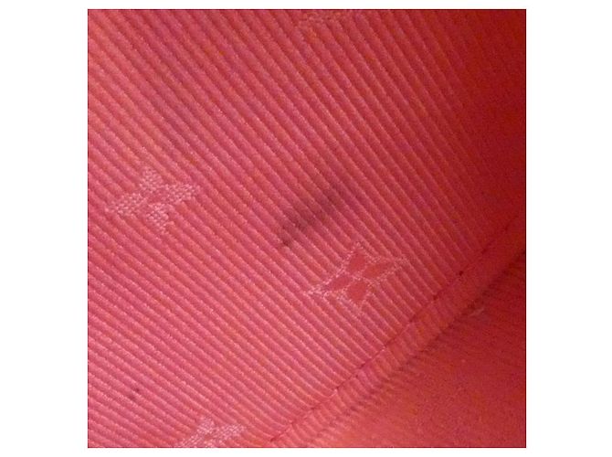 Louis Vuitton Bubblegram Pop My Heart Kalbsleder Pouch Pink - Ansicht 9