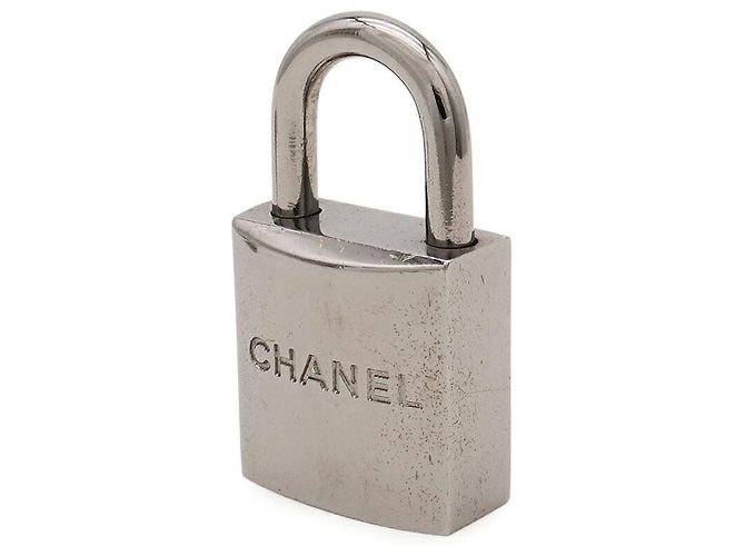 Chanel Cadenas Metal Padlock Argento Metallico - vista 3