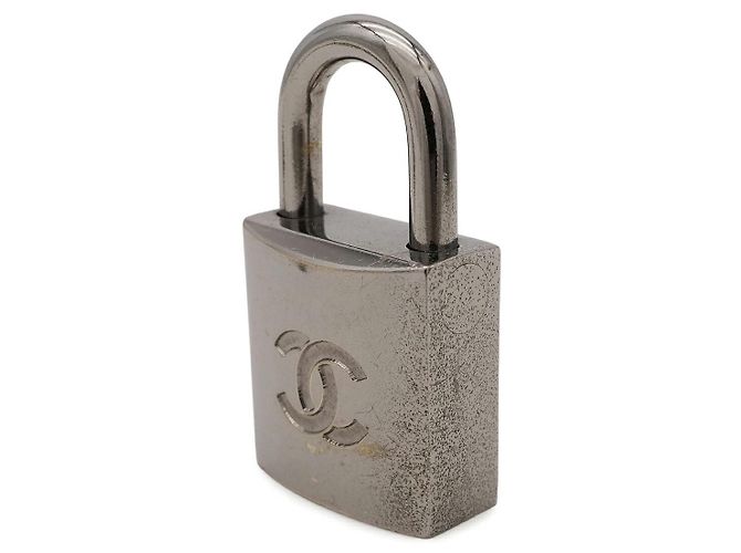 Chanel Cadenas Metal Padlock Argento Metallico - vista 4