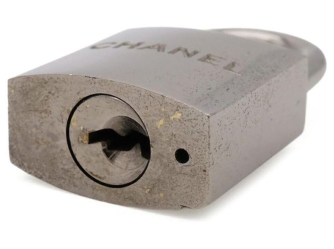 Chanel Cadenas Metal Padlock Argento Metallico - vista 5