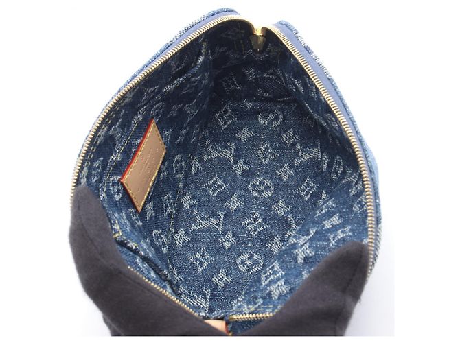Louis Vuitton Pochette Cosmetique PM Monogram Denim Pochette Blu - vista 3