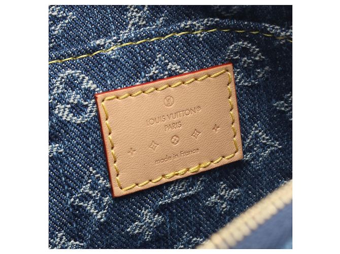 Louis Vuitton Pochette Cosmetique PM Monogram Denim Pochette Blu - vista 4
