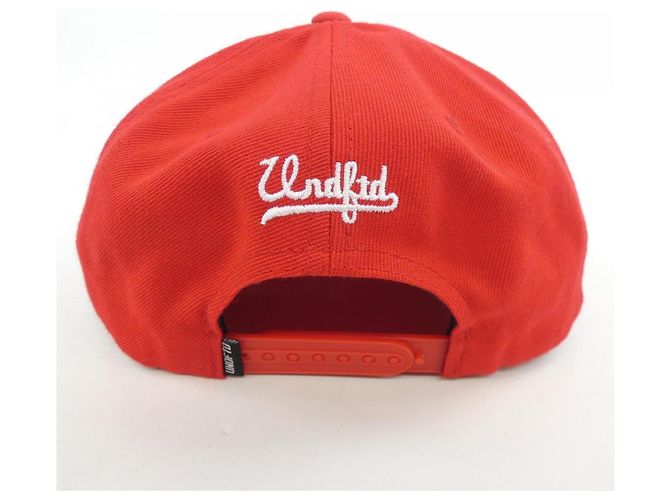 Autre Marque Cappellino Undefeated Rosso - vista 4