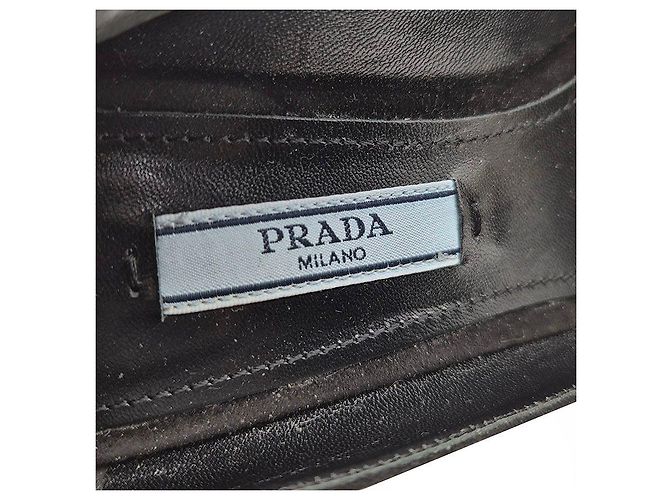 Prada Décolleté con kitten heel in scamosciato Nero - vista 7