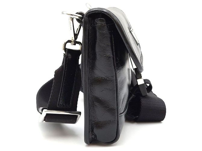 Prada Mini borsa a tracolla in pelle nera con logo triangolare Nero - vista 7