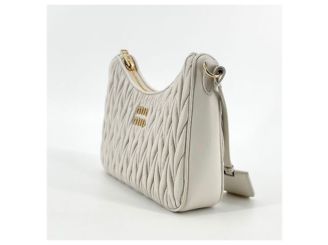 Miu Miu Borsa a tracolla Hobo con catena in Nappa Crossbody Bianco - vista 12
