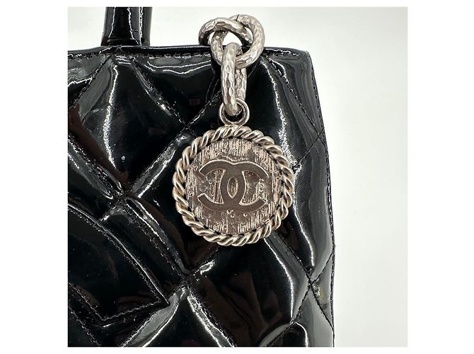 Chanel Borsa Tote Patent Medallion Coin Bag - vista 10