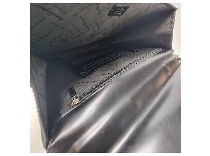 Salvatore Ferragamo Mallette Attache en Cuir Embossé Gancini Noir (Sac à Documents Unisexe, Article Rare) - vue 17