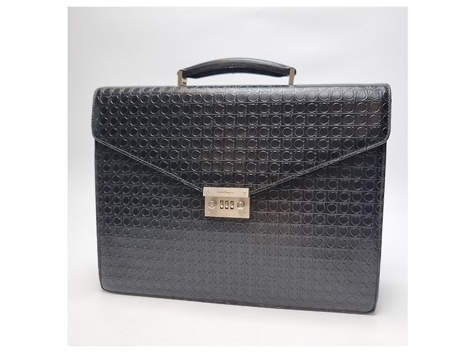 Salvatore Ferragamo Mallette Attache en Cuir Embossé Gancini Noir (Sac à Documents Unisexe, Article Rare) - vue 3