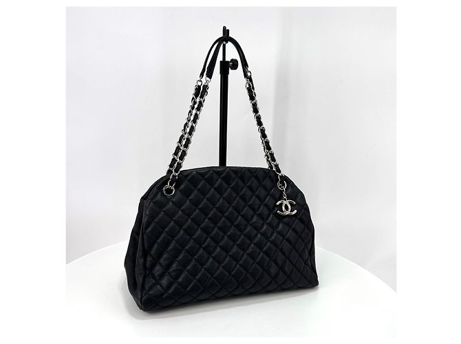 Chanel Borsa Bowling Mademoiselle in Caviar Nero - vista 16