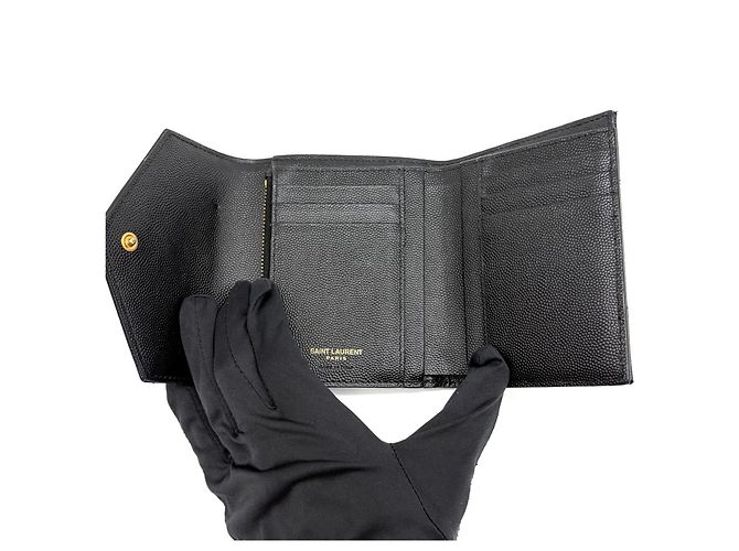 Saint Laurent Portafoglio Compatto Monogram Matelassé Nero - vista 21