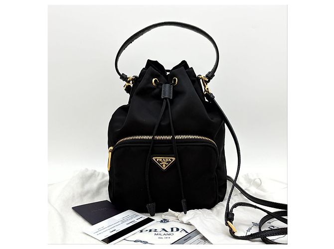 Prada Borsa bucket in nylon con logo triangolo nero - vista 15