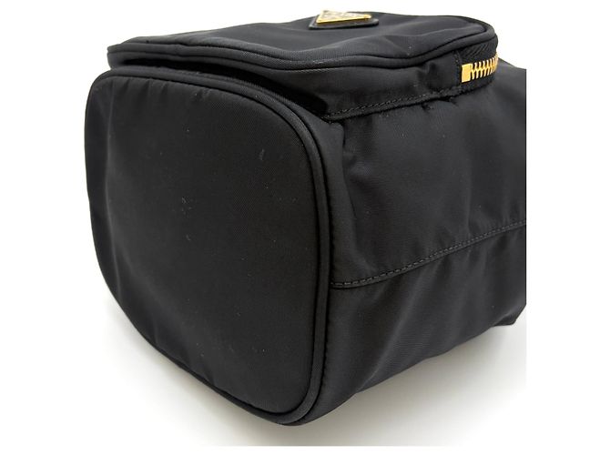 Prada Borsa bucket in nylon con logo triangolo nero - vista 27