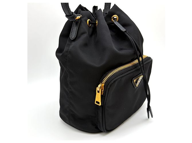 Prada Borsa bucket in nylon con logo triangolo nero - vista 9