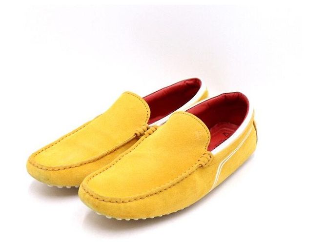 Tod's Mocassini da guida da uomo in scamosciato giallo - vista 3