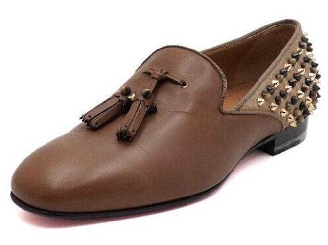 Christian Louboutin Mocassini da uomo in pelle marrone con nappe e borchie - vista 2