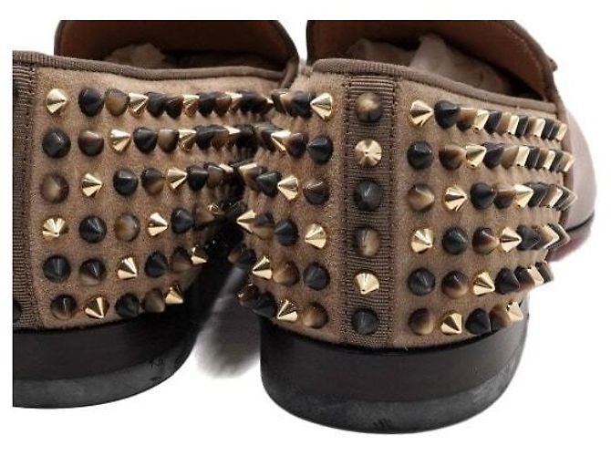 Christian Louboutin Mocassini da uomo in pelle marrone con nappe e borchie - vista 7